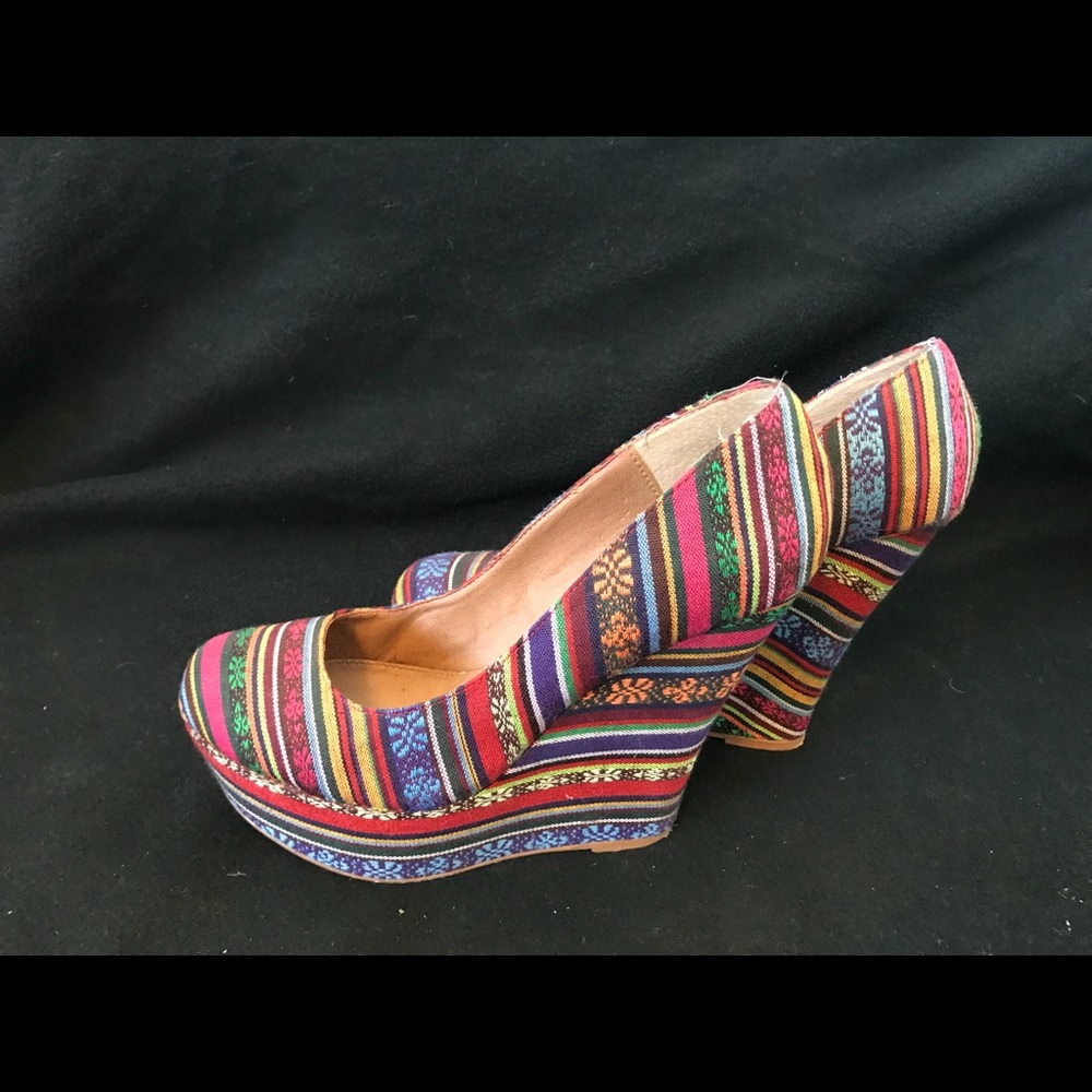 Steve Madden Patterned Wedges - Picture 2 of 4